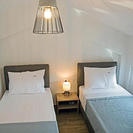 Aelia Luxury *