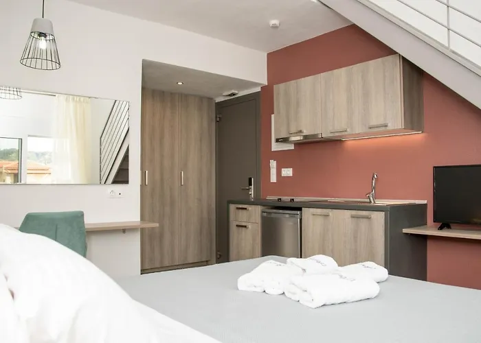 Aelia Luxury *